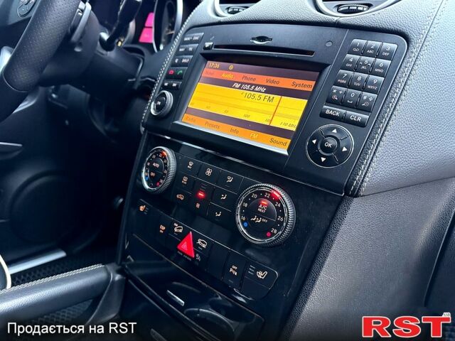 Білий Мерседес МЛ класс, об'ємом двигуна 3 л та пробігом 232 тис. км за 14750 $, фото 9 на Automoto.ua