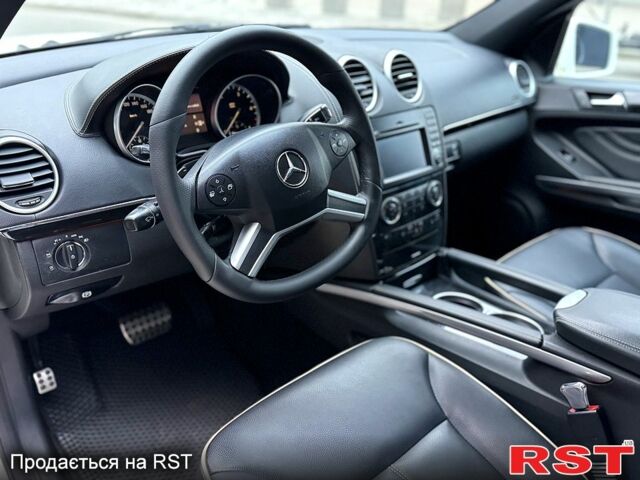 Білий Мерседес МЛ класс, об'ємом двигуна 3 л та пробігом 232 тис. км за 14750 $, фото 12 на Automoto.ua