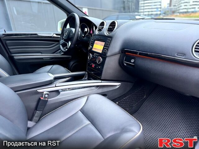 Білий Мерседес МЛ класс, об'ємом двигуна 3 л та пробігом 232 тис. км за 14750 $, фото 8 на Automoto.ua