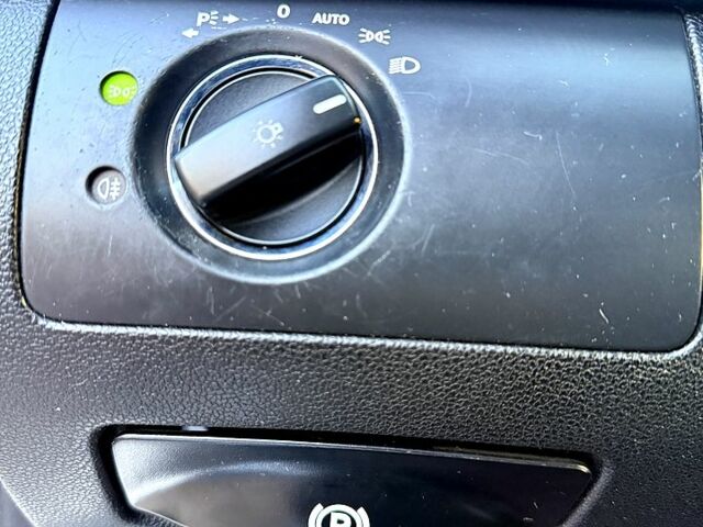 Белый Мерседес МЛ класс, объемом двигателя 3 л и пробегом 342 тыс. км за 16500 $, фото 12 на Automoto.ua