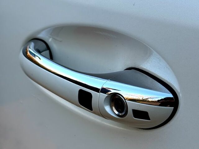 Белый Мерседес МЛ класс, объемом двигателя 3 л и пробегом 342 тыс. км за 16500 $, фото 6 на Automoto.ua