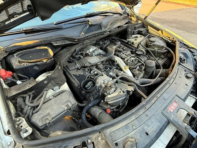 Белый Мерседес МЛ класс, объемом двигателя 3 л и пробегом 342 тыс. км за 16500 $, фото 5 на Automoto.ua