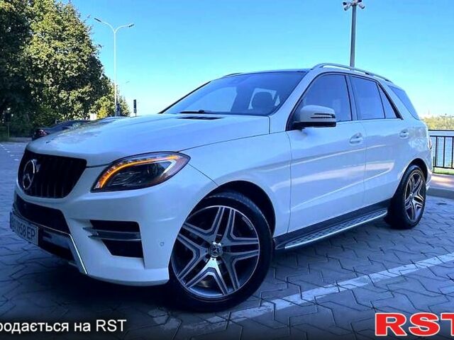 Білий Мерседес МЛ класс, об'ємом двигуна 3 л та пробігом 240 тис. км за 21800 $, фото 10 на Automoto.ua
