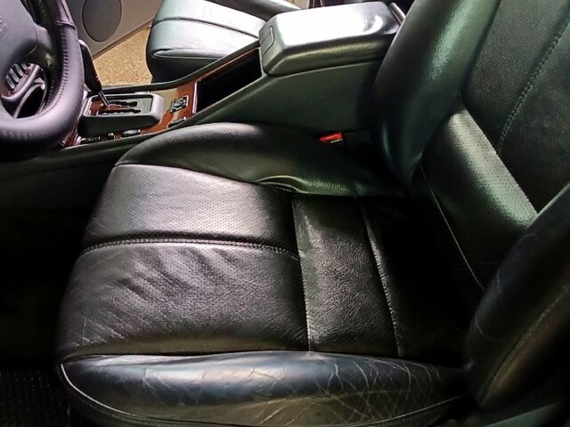 Черный Мерседес МЛ класс, объемом двигателя 2.7 л и пробегом 266 тыс. км за 6400 $, фото 3 на Automoto.ua