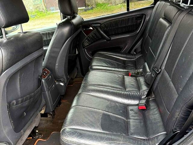 Черный Мерседес МЛ класс, объемом двигателя 3.2 л и пробегом 286 тыс. км за 3000 $, фото 7 на Automoto.ua