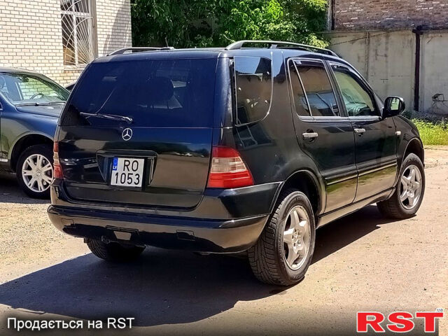 Черный Мерседес МЛ класс, объемом двигателя 2.7 л и пробегом 0 тыс. км за 4350 $, фото 3 на Automoto.ua