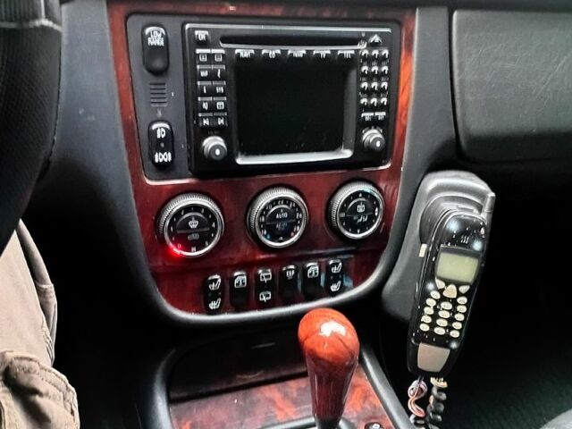 Черный Мерседес МЛ класс, объемом двигателя 4 л и пробегом 284 тыс. км за 5250 $, фото 3 на Automoto.ua