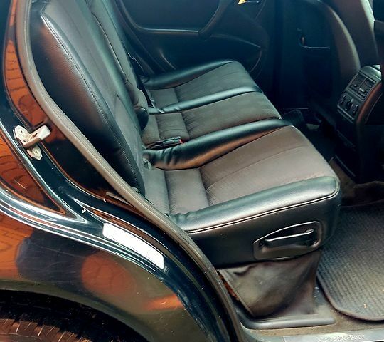 Черный Мерседес МЛ класс, объемом двигателя 2.7 л и пробегом 330 тыс. км за 4300 $, фото 8 на Automoto.ua