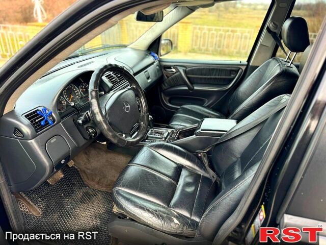 Чорний Мерседес МЛ класс, об'ємом двигуна 2.7 л та пробігом 350 тис. км за 3850 $, фото 8 на Automoto.ua