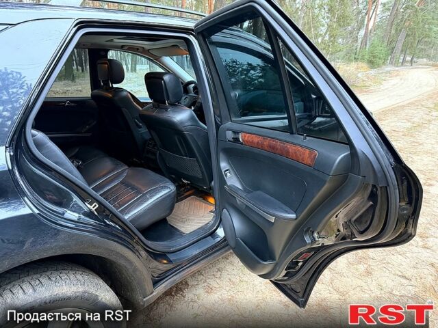 Черный Мерседес МЛ класс, объемом двигателя 3 л и пробегом 324 тыс. км за 11000 $, фото 6 на Automoto.ua