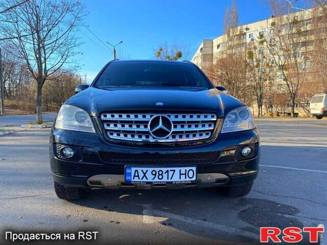 Чорний Мерседес ML-Class, об'ємом двигуна 3.5 л та пробігом 190 тис. км за 12000 $, фото 4 на Automoto.ua