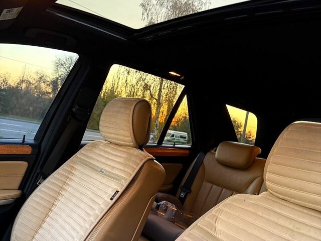 Черный Мерседес МЛ класс, объемом двигателя 3.5 л и пробегом 360 тыс. км за 12000 $, фото 9 на Automoto.ua