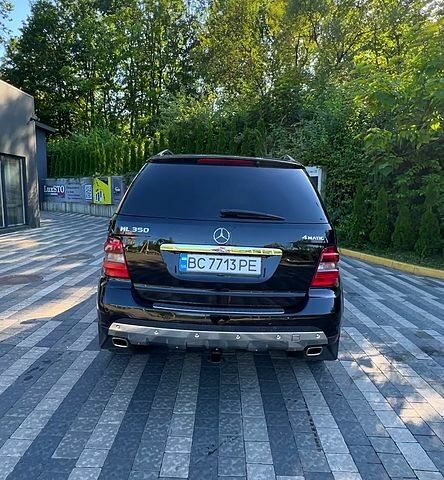 Чорний Мерседес МЛ класс, об'ємом двигуна 3.5 л та пробігом 228 тис. км за 11000 $, фото 2 на Automoto.ua