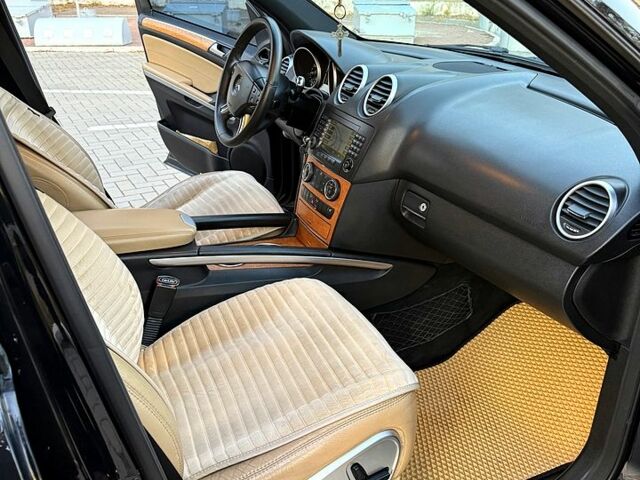 Черный Мерседес МЛ класс, объемом двигателя 3.5 л и пробегом 360 тыс. км за 12000 $, фото 8 на Automoto.ua