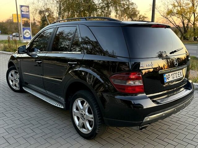 Черный Мерседес МЛ класс, объемом двигателя 3.5 л и пробегом 360 тыс. км за 12000 $, фото 3 на Automoto.ua