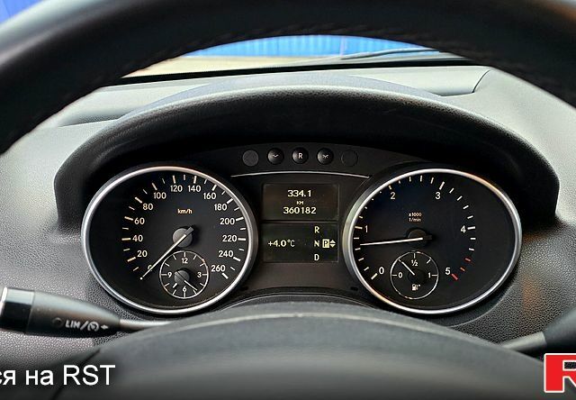 Черный Мерседес МЛ класс, объемом двигателя 3 л и пробегом 360 тыс. км за 12999 $, фото 8 на Automoto.ua