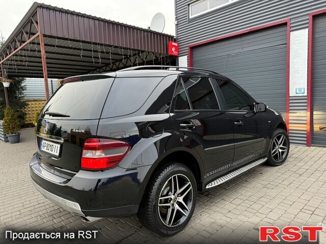 Черный Мерседес МЛ класс, объемом двигателя 3.5 л и пробегом 210 тыс. км за 13500 $, фото 6 на Automoto.ua