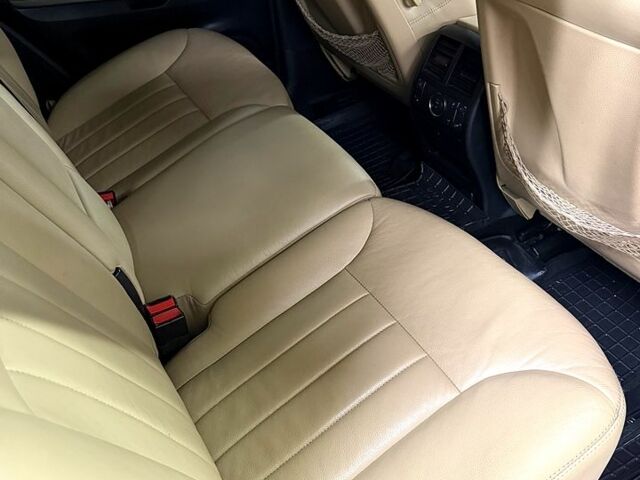 Черный Мерседес МЛ класс, объемом двигателя 3.5 л и пробегом 210 тыс. км за 13500 $, фото 8 на Automoto.ua