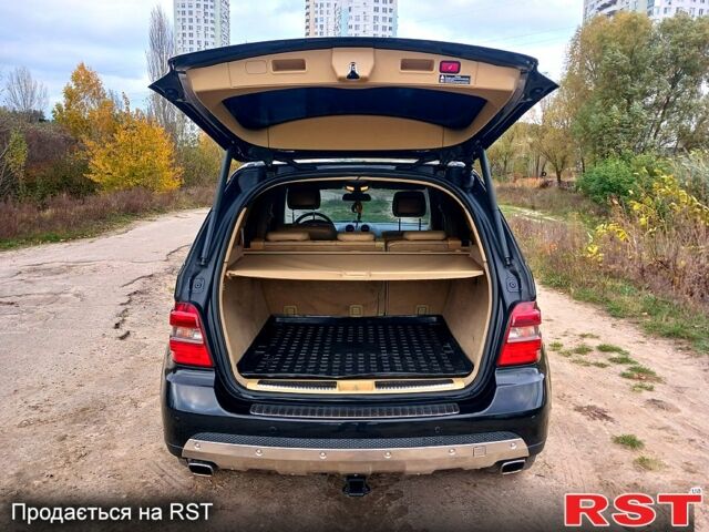 Черный Мерседес МЛ класс, объемом двигателя 3.5 л и пробегом 234 тыс. км за 13500 $, фото 4 на Automoto.ua