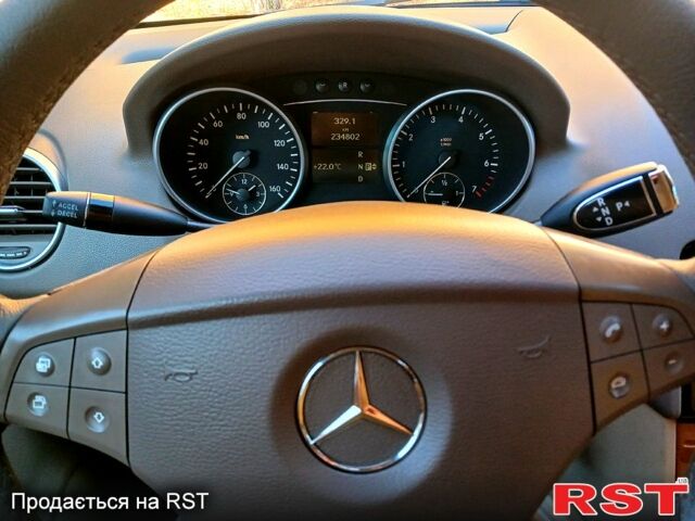 Черный Мерседес МЛ класс, объемом двигателя 3.5 л и пробегом 234 тыс. км за 13500 $, фото 13 на Automoto.ua