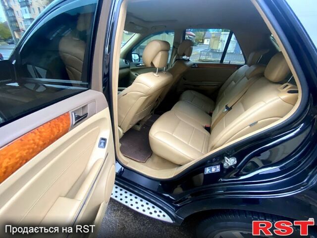 Черный Мерседес МЛ класс, объемом двигателя 3.5 л и пробегом 204 тыс. км за 10200 $, фото 9 на Automoto.ua