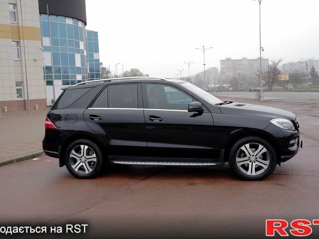 Чорний Мерседес МЛ класс, об'ємом двигуна 3 л та пробігом 255 тис. км за 25000 $, фото 3 на Automoto.ua