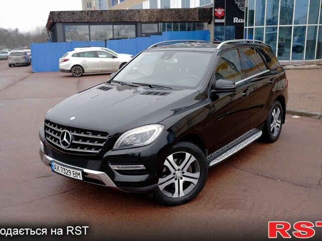 Чорний Мерседес МЛ класс, об'ємом двигуна 3 л та пробігом 255 тис. км за 25000 $, фото 5 на Automoto.ua