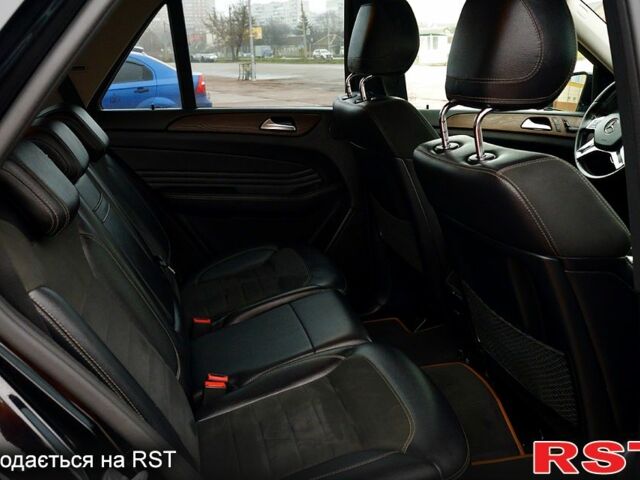 Чорний Мерседес МЛ класс, об'ємом двигуна 3 л та пробігом 255 тис. км за 25000 $, фото 13 на Automoto.ua