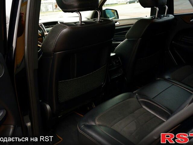 Чорний Мерседес МЛ класс, об'ємом двигуна 3 л та пробігом 255 тис. км за 25000 $, фото 12 на Automoto.ua