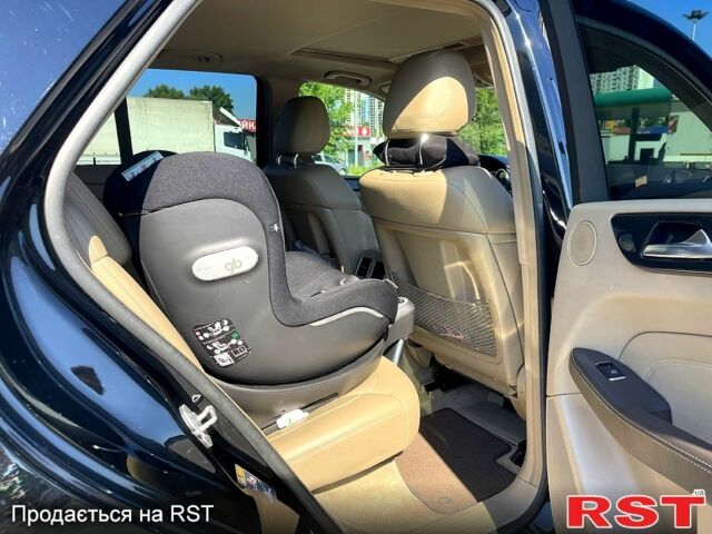 Черный Мерседес МЛ класс, объемом двигателя 3.5 л и пробегом 120 тыс. км за 20000 $, фото 6 на Automoto.ua