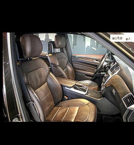 Коричневый Мерседес МЛ класс, объемом двигателя 3.5 л и пробегом 257 тыс. км за 15900 $, фото 1 на Automoto.ua