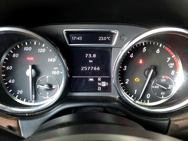 Коричневый Мерседес МЛ класс, объемом двигателя 3.5 л и пробегом 257 тыс. км за 15900 $, фото 7 на Automoto.ua