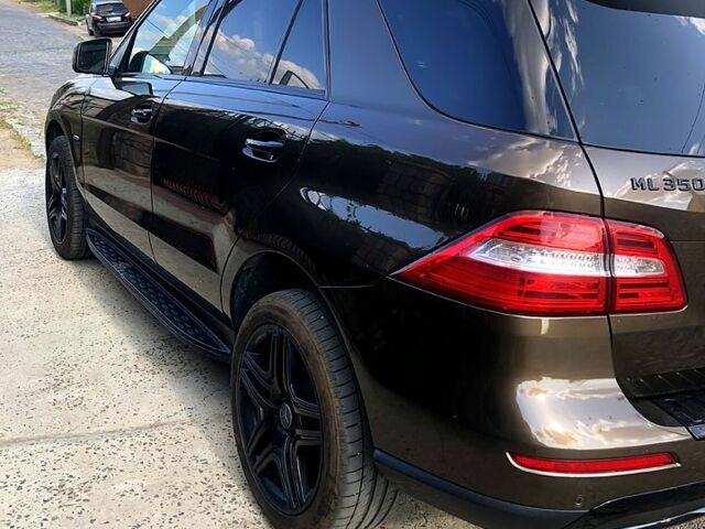 Коричневый Мерседес МЛ класс, объемом двигателя 3.5 л и пробегом 257 тыс. км за 15900 $, фото 6 на Automoto.ua