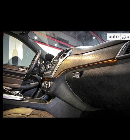 Коричневый Мерседес МЛ класс, объемом двигателя 3.5 л и пробегом 257 тыс. км за 15900 $, фото 2 на Automoto.ua