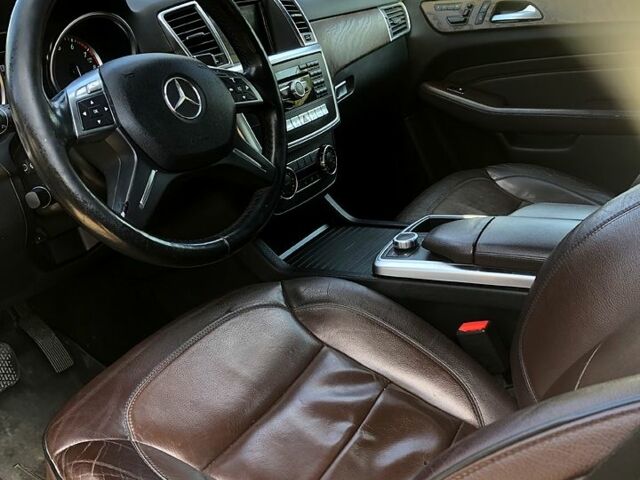 Коричневый Мерседес МЛ класс, объемом двигателя 3.5 л и пробегом 257 тыс. км за 15900 $, фото 11 на Automoto.ua