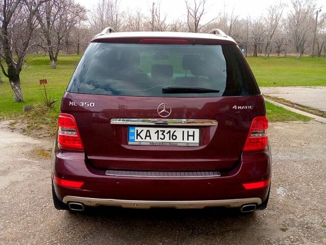 Мерседес МЛ класс 2009 в Никополе на Automoto.ua Красный Мерседес МЛ класс, объемом двигателя 3.5 л и пробегом 347 тыс. км за 13000 $, фото 9 на Automoto.ua