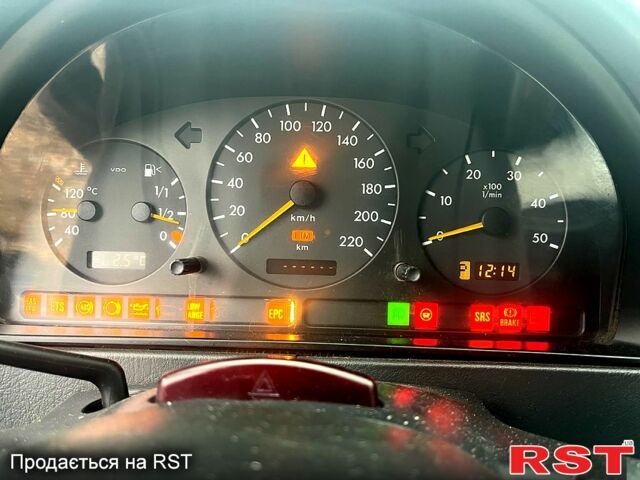 Мерседес МЛ класс, объемом двигателя 2.7 л и пробегом 366 тыс. км за 4700 $, фото 7 на Automoto.ua