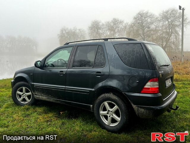 Мерседес МЛ класс, объемом двигателя 2.7 л и пробегом 360 тыс. км за 5000 $, фото 3 на Automoto.ua