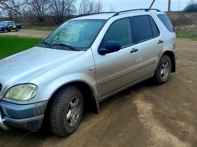 Мерседес МЛ класс, об'ємом двигуна 2.7 л та пробігом 350 тис. км за 5200 $, фото 1 на Automoto.ua