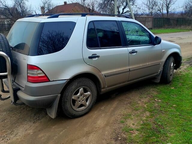 Мерседес МЛ класс, об'ємом двигуна 2.7 л та пробігом 350 тис. км за 5200 $, фото 3 на Automoto.ua