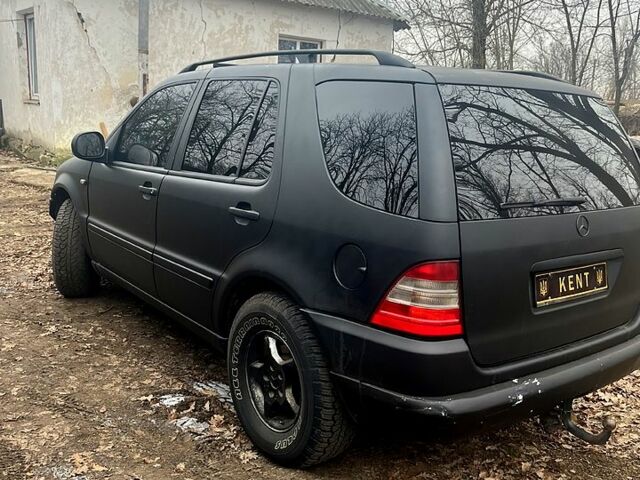 Мерседес МЛ класс, объемом двигателя 2.7 л и пробегом 366 тыс. км за 4700 $, фото 2 на Automoto.ua