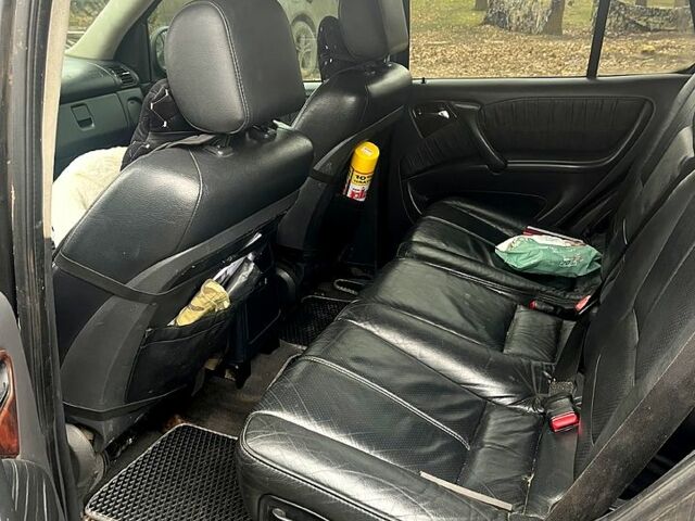 Мерседес МЛ класс, объемом двигателя 2.7 л и пробегом 366 тыс. км за 4700 $, фото 6 на Automoto.ua