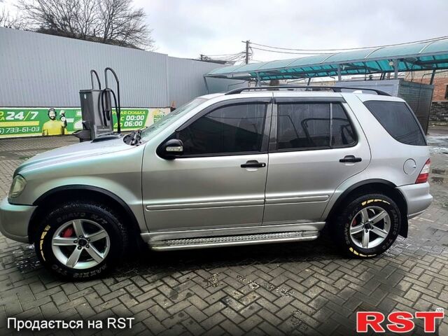 Мерседес МЛ класс, объемом двигателя 2.7 л и пробегом 362 тыс. км за 4000 $, фото 8 на Automoto.ua