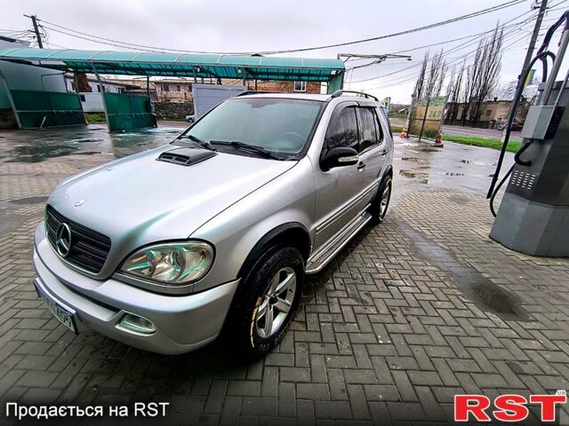 Мерседес МЛ класс, объемом двигателя 2.7 л и пробегом 362 тыс. км за 4000 $, фото 1 на Automoto.ua