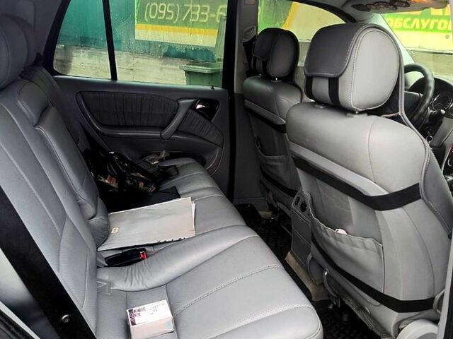 Мерседес МЛ класс, объемом двигателя 2.7 л и пробегом 362 тыс. км за 4000 $, фото 4 на Automoto.ua