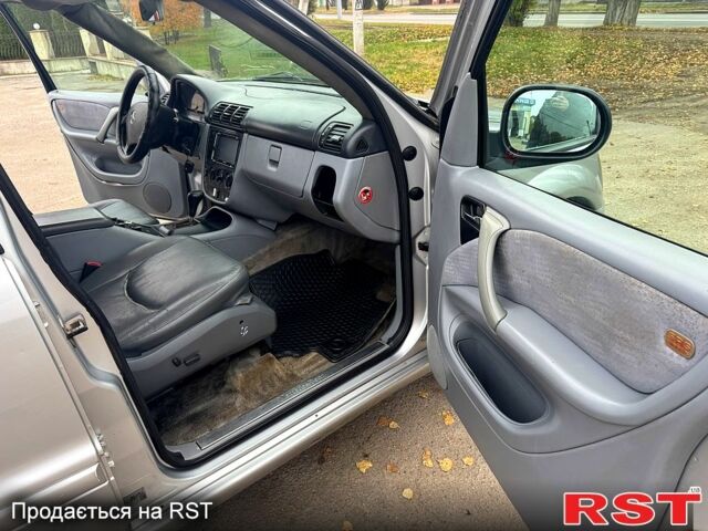 Мерседес МЛ класс, объемом двигателя 2.7 л и пробегом 375 тыс. км за 2999 $, фото 7 на Automoto.ua