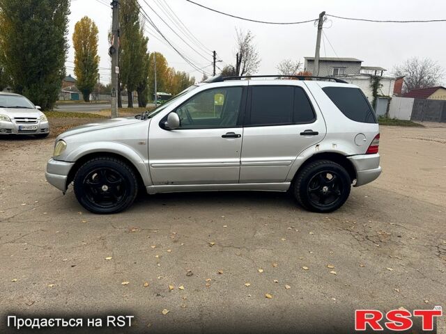 Мерседес МЛ класс, объемом двигателя 2.7 л и пробегом 375 тыс. км за 2999 $, фото 2 на Automoto.ua