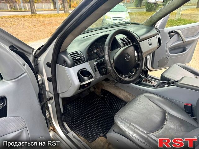 Мерседес МЛ класс, объемом двигателя 2.7 л и пробегом 375 тыс. км за 2999 $, фото 9 на Automoto.ua