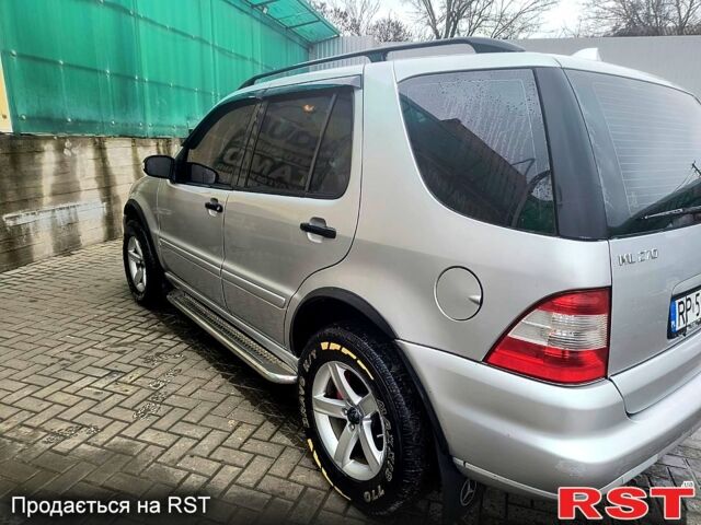 Мерседес МЛ класс, объемом двигателя 2.7 л и пробегом 362 тыс. км за 4000 $, фото 2 на Automoto.ua