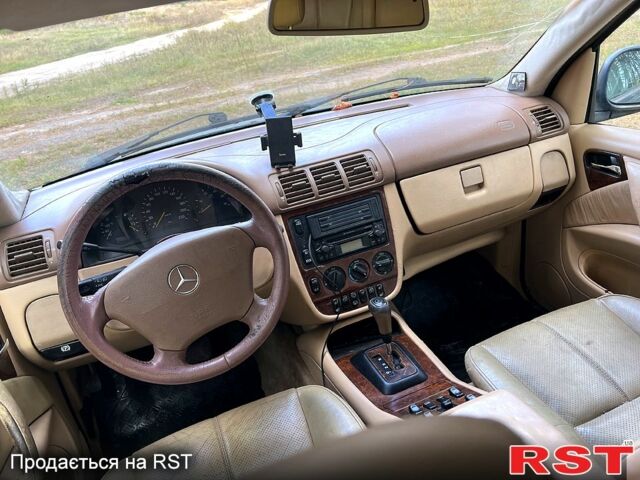 Мерседес МЛ класс, об'ємом двигуна 2.7 л та пробігом 280 тис. км за 3300 $, фото 4 на Automoto.ua